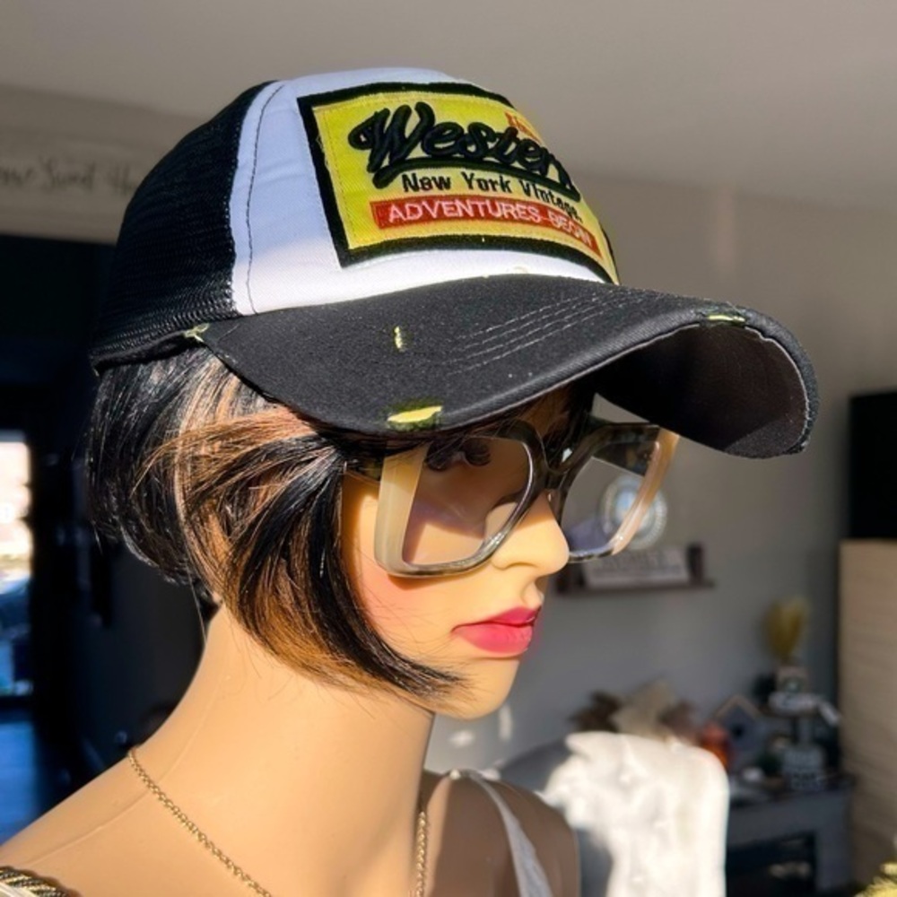 💋NWT trucker distressed baseball cap hat 🧢 Letter Patch Mesh design